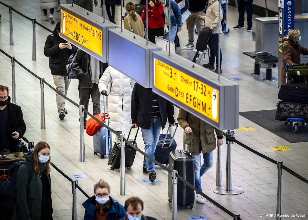 Nog altijd veel coronagevolgen verwacht bij cijfers Schiphol