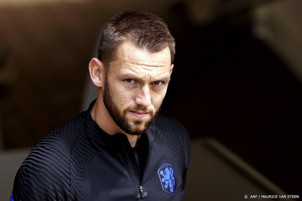 Topvoetballer De Vrij aanwezig bij rechtszaak tegen management
