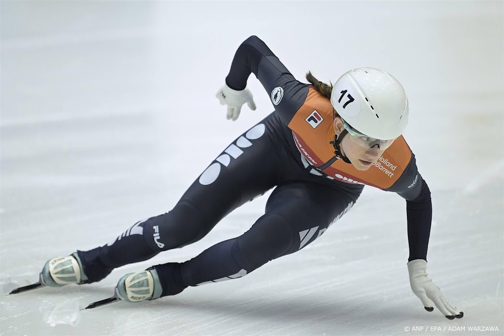 Shorttracksters sluiten wereldbeker af met vijfde zege op relay