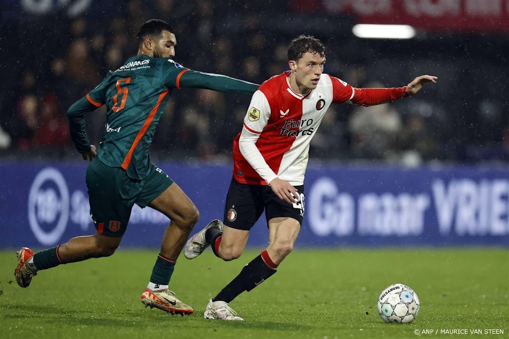 Feyenoord neemt laat afstand van tiental RKC Waalwijk