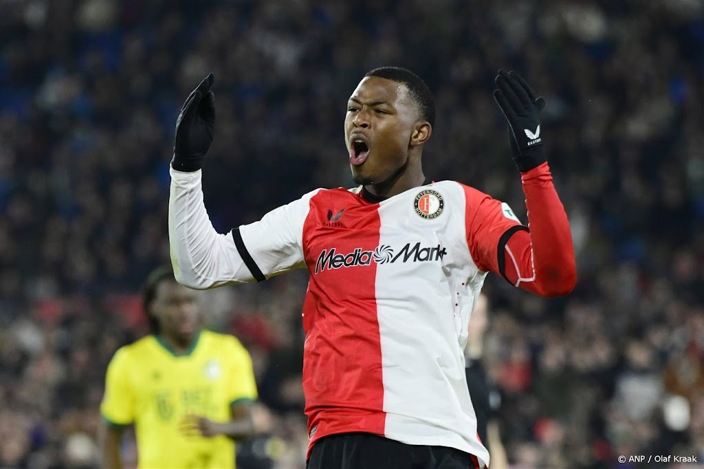 Feyenoord begint met spits Redmond aan uitduel met AC Milan