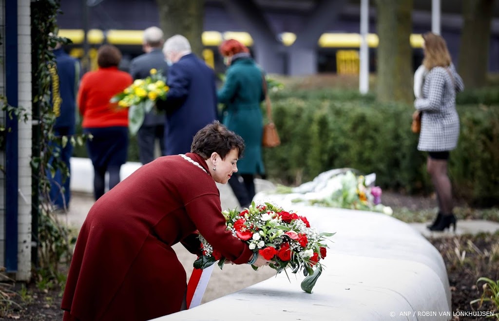 Utrecht herdenkt tramaanslag in plechtige stilte