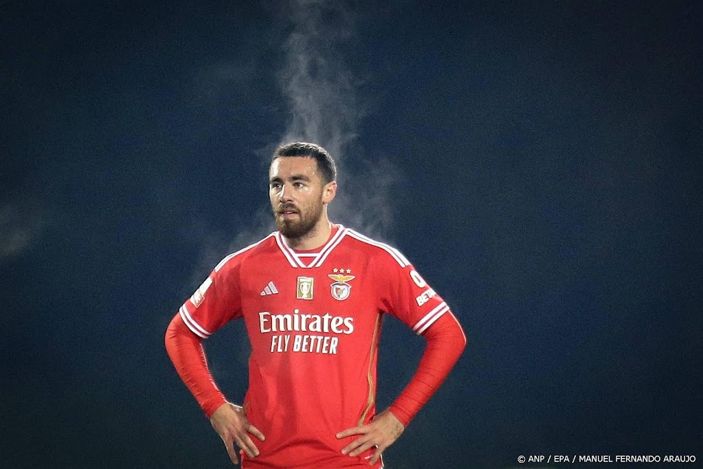 Benfica-middenvelder Kökcü reageert op commotie na interview