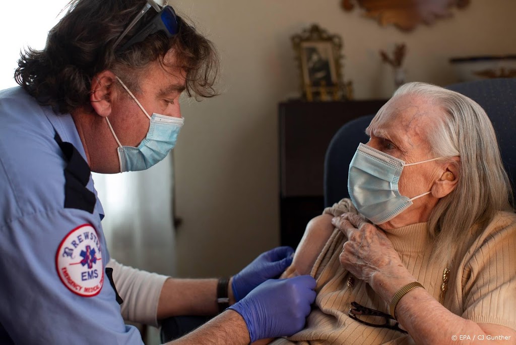 Helft volwassen Amerikanen heeft coronavaccin binnen
