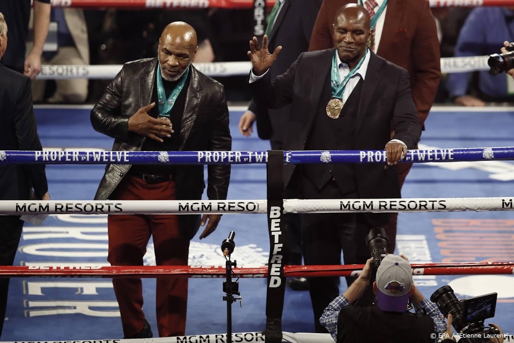 'Boksduel tussen Holyfield (57) en Tyson (53) op 11 juli'