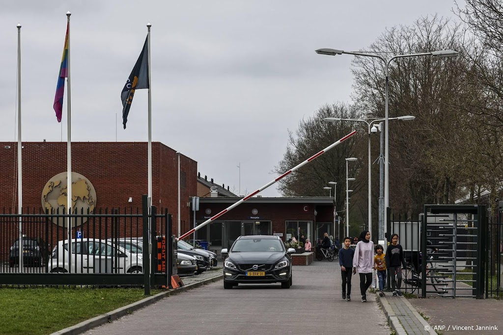 Roosendaal stuurt bus om asielzoekers Ter Apel op te halen