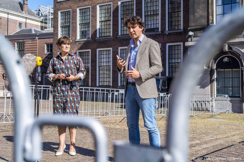 Informateur Hamer met zes partijen tegelijk aan tafel