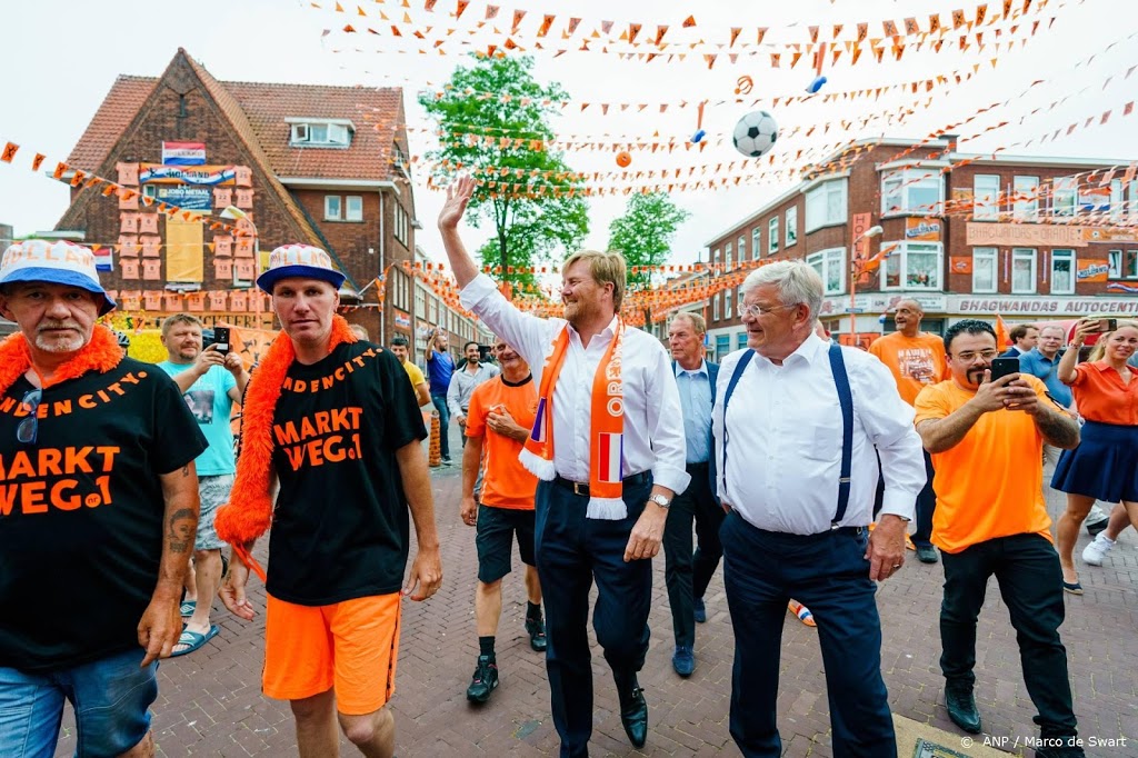 'Afstand houden was niet mogelijk door drukte bij bezoek koning'