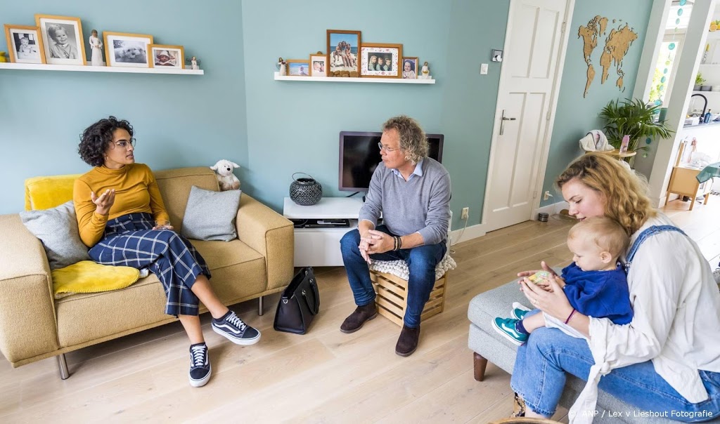 Per 26 juni geen maximum meer in thuisbezoeken en groepen buiten