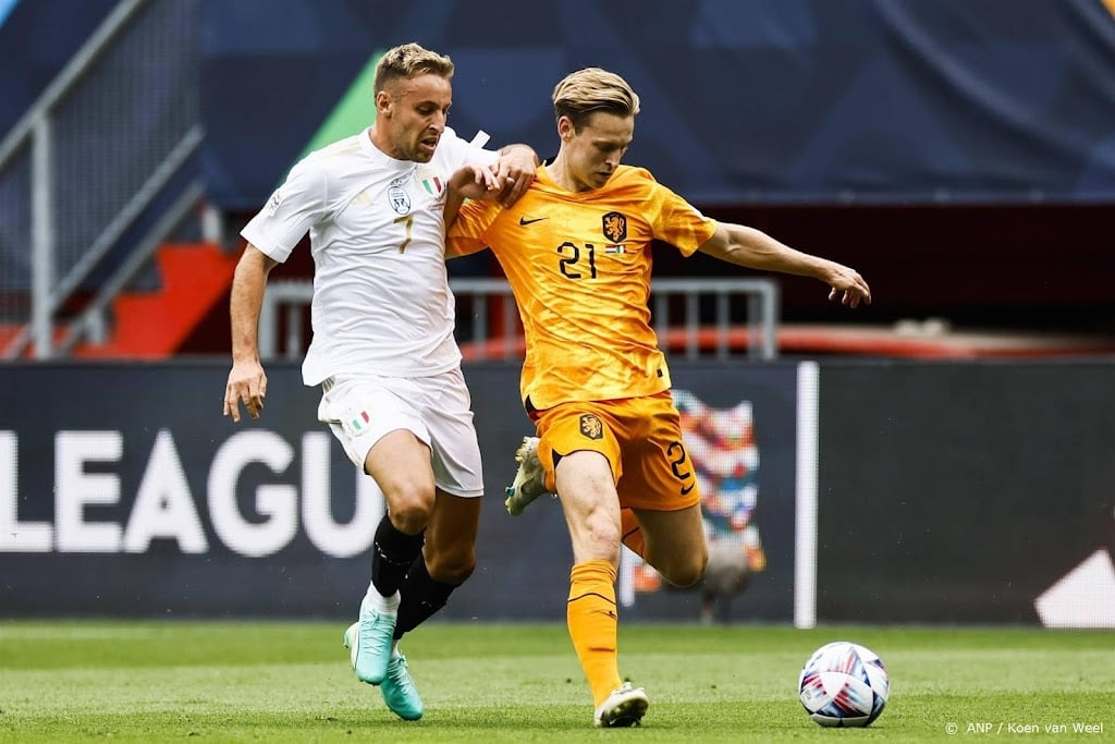 De Jong snapt dat het spel van Oranje er erg lamlendig uitzag