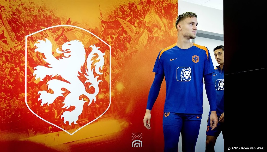 Verbruggen feliciteert Ajax met keeperstrainer Ten Rouwelaar