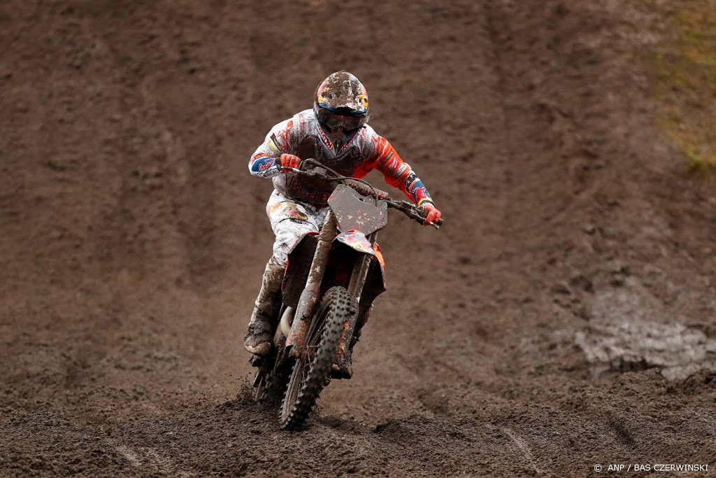 Herlings perplex na bizarre aanrijding tijdens MXGP