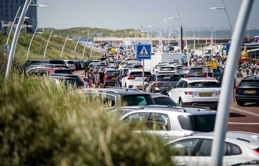 Den Haag: kom niet met de auto naar het strand