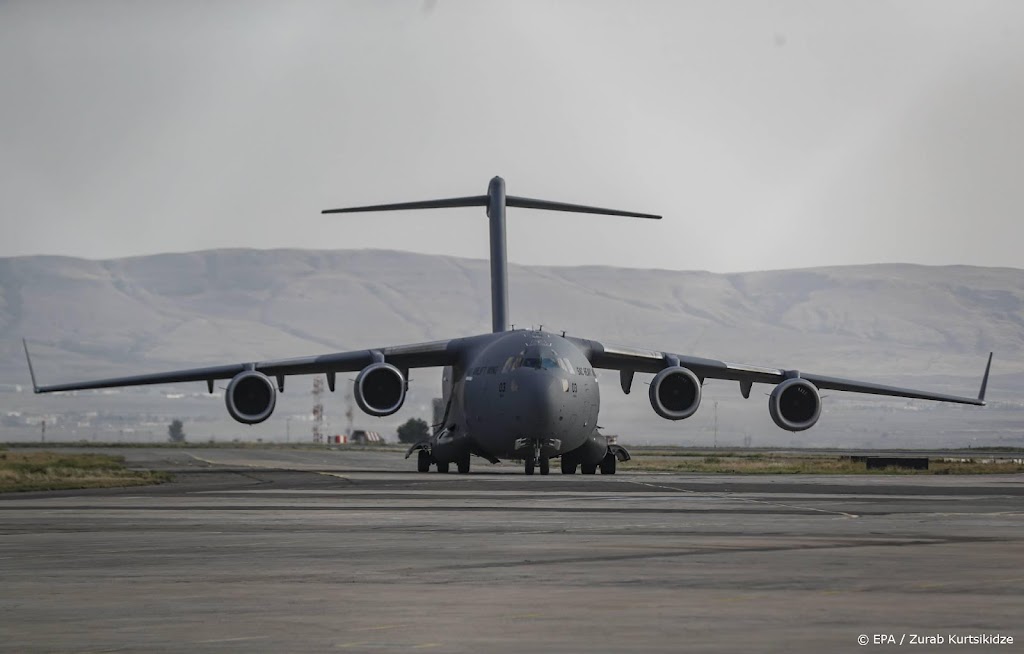 Vlucht met evacués Afghanistan vertraagd, landt later op de avond