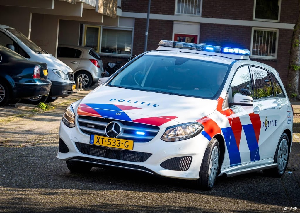 Vrouw overleden op straat in Rotterdam, man aangehouden