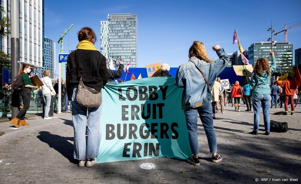 Politie stopt blokkade met 330 betogers van Extinction Rebellion