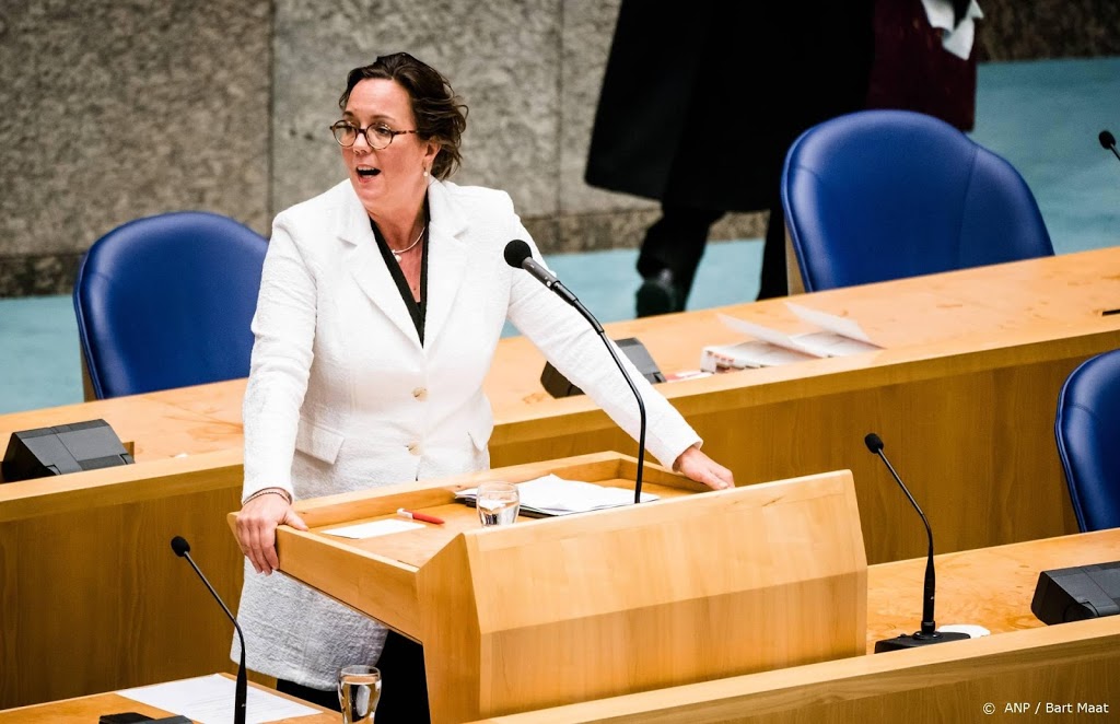 Van Ark: RIVM opheldering gevraagd over richtlijn mondkapjes