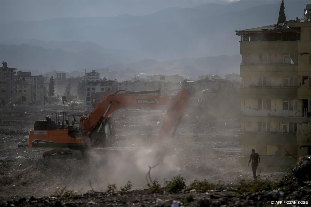 EU helpt aardbevingsslachtoffers Turkije met 400 miljoen euro