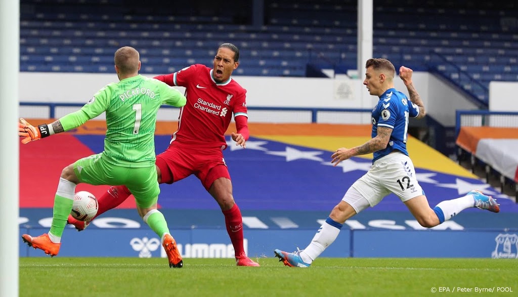 Strijdbare Van Dijk bekijkt revalidatieproces van dag tot dag