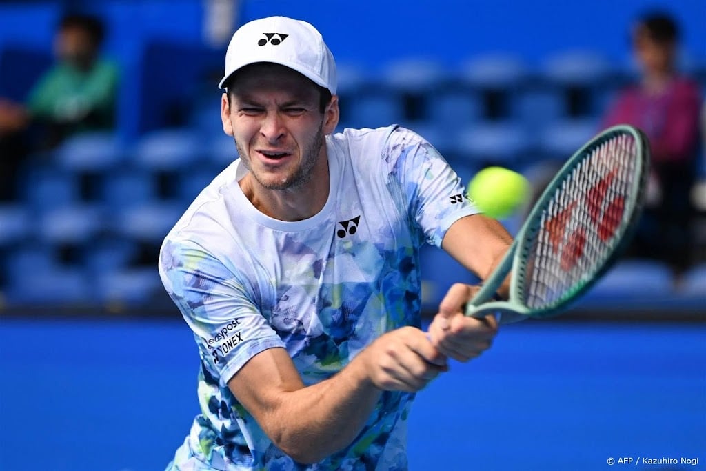 Tennisser Hurkacz na toernooizege Shanghai in Tokio meteen klaar