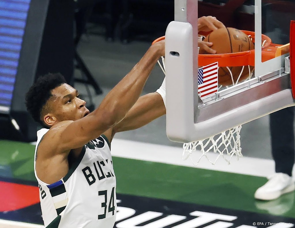 Antetokounmpo leidt Bucks met 47 punten langs LA Lakers