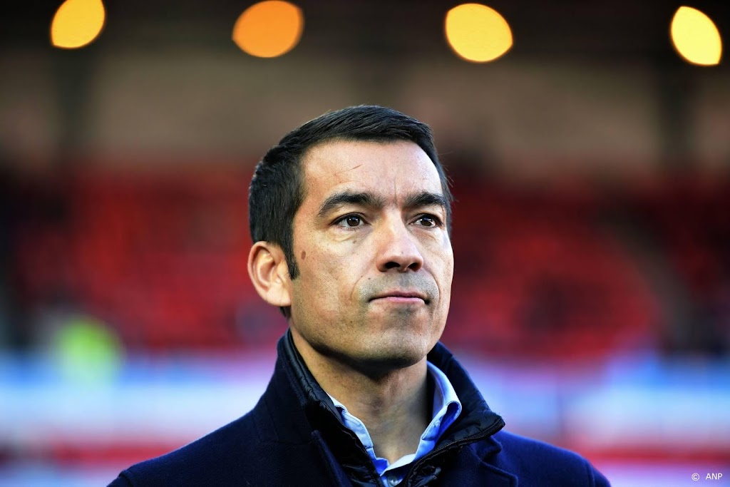 Rangers FC legt trainer Van Bronckhorst voor 3,5 jaar vast