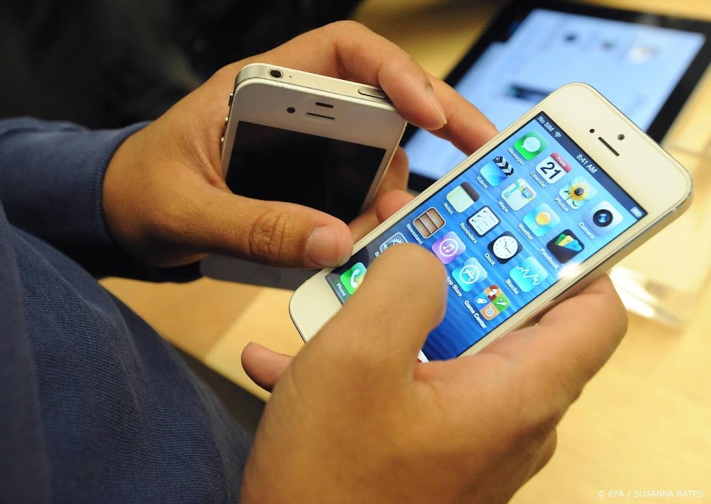 Meeste mensen bewaren oude mobieltjes thuis