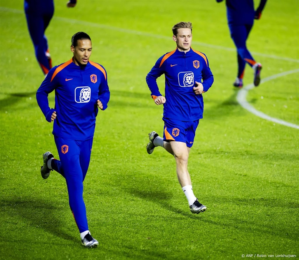 Van Dijk en De Jong niet mee met Nederlands elftal naar Bosnië