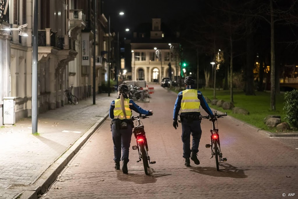 Handhavers gaan vooral groepsvorming buiten in de gaten houden