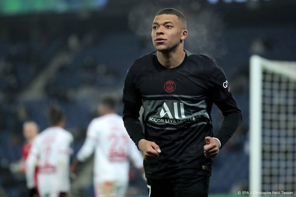 Spierblessure houdt PSG-aanvaller Mbappé voorlopig aan de kant