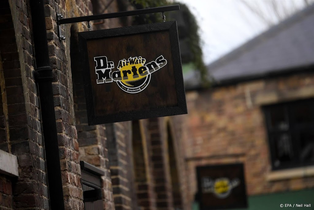 Schoenenmerk Dr. Martens verkoopt minder door warm winterweer