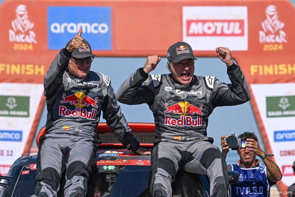 Oudste winnaar Sainz denkt na over toekomst in Dakar Rally 
