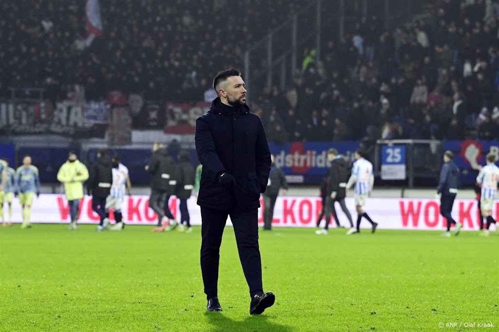 Trainer Farioli hoopt op versterkingen voor Ajax
