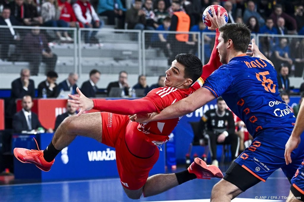 Handballers lijden dure nederlaag tegen Hongarije op WK
