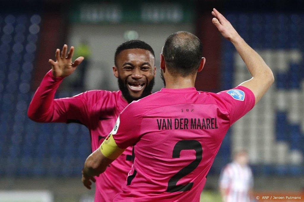 Wervelend FC Utrecht zet opmars voort bij zwak Willem II: 0-6