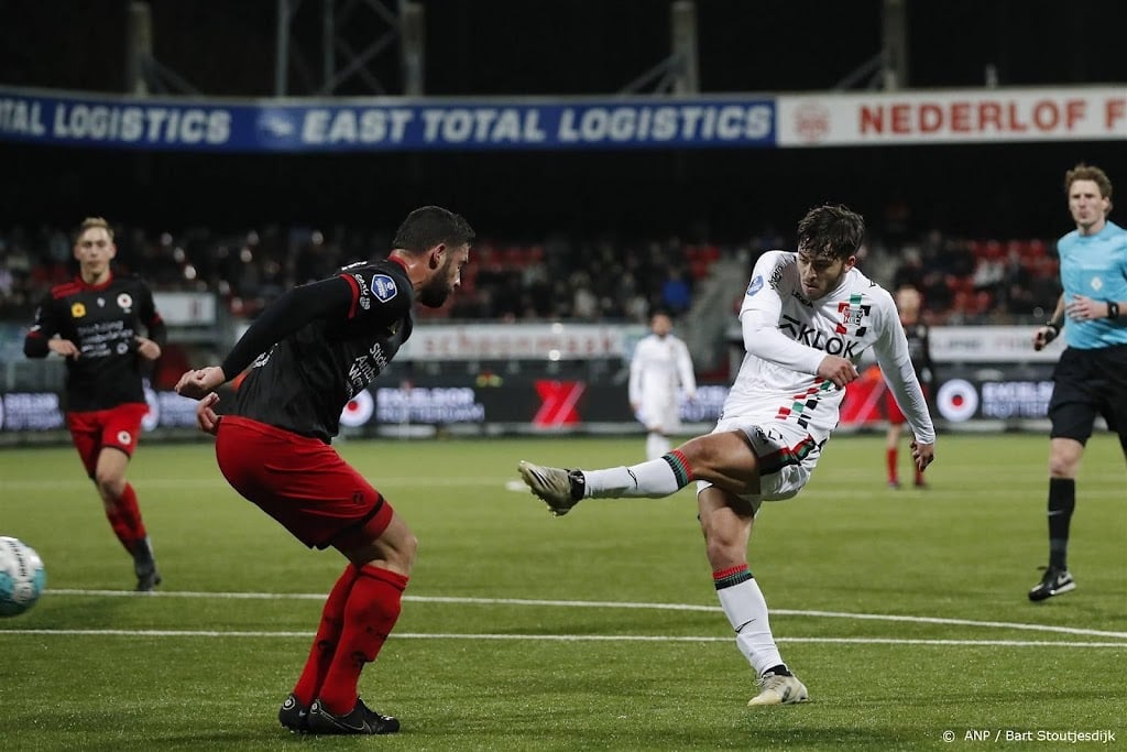 Tiental Excelsior mist kansen en verliest thuis ruim van NEC