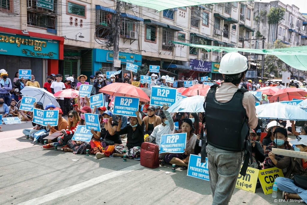 Inwoners ontvluchten grootste stad Myanmar na geweld