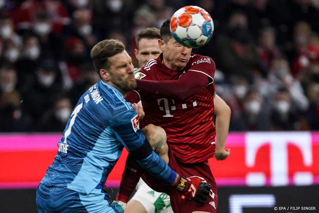 Lewandowski evenaart Müller bij soepele zege Bayern München