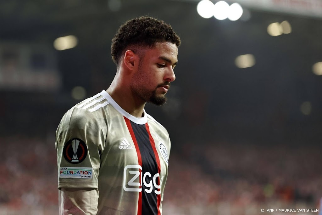 Ajax start met Taylor maar mist Rensch tegen Feyenoord