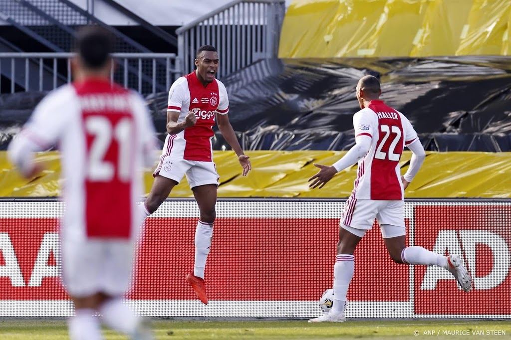 Ajax wil nog niet reageren op plannen nieuwe Super League