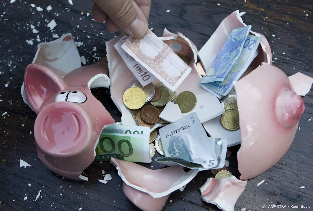 CBS: huishoudens spaarden eind 2021 minder