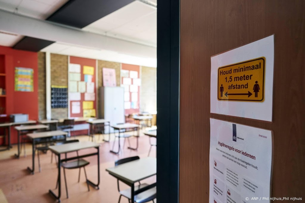 CNV: volledig heropenen onderwijs niet wenselijk