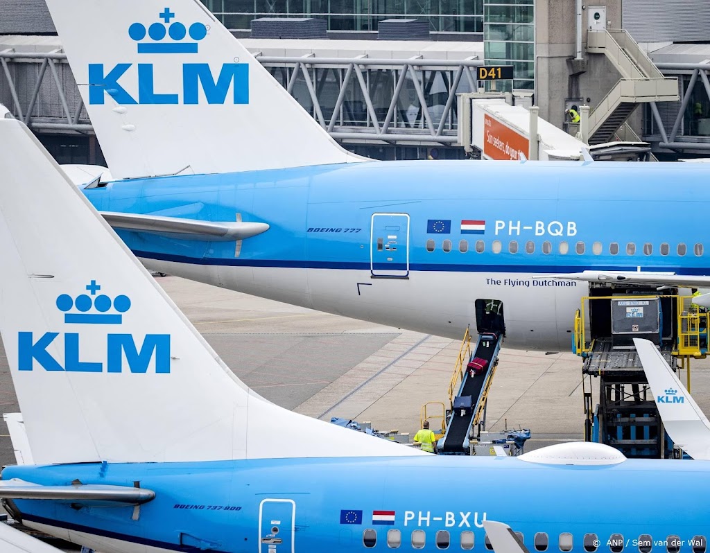 Rechter buigt zich over vaccinatieplicht voor personeel KLM