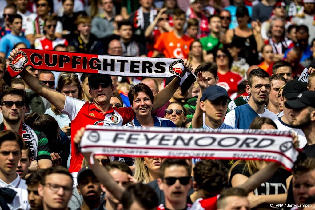Voorzitter supporters: zeker 4000 man zonder kaart in Tirana