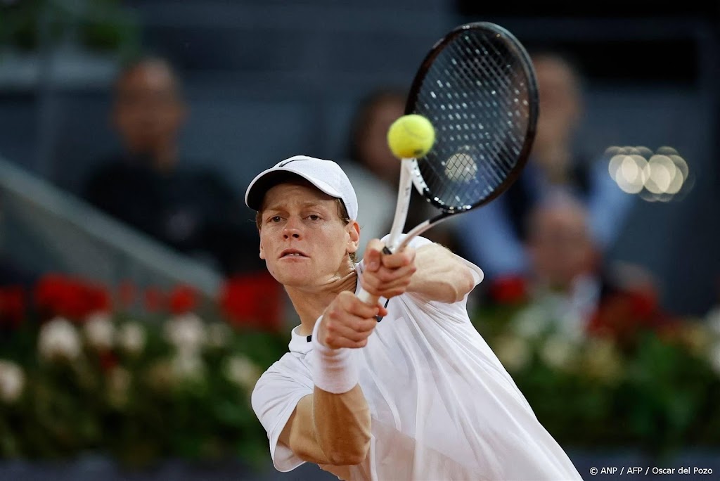 Tennisser Sinner hervat training in aanloop naar Roland Garros