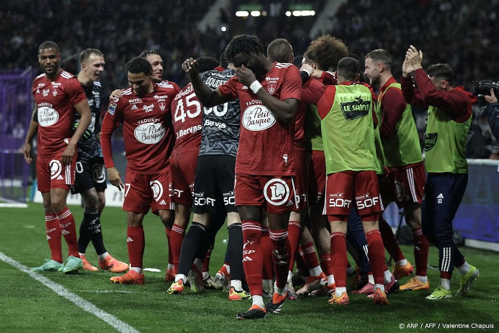 Doelman Bizot met Stade Brestois naar Champions League