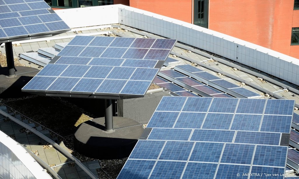 Bedrijven hebben voor het eerst meer zonnepanelen dan huishoudens