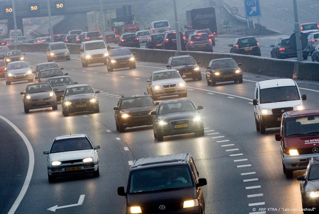 Autokoper is in Nederland relatief veel geld kwijt