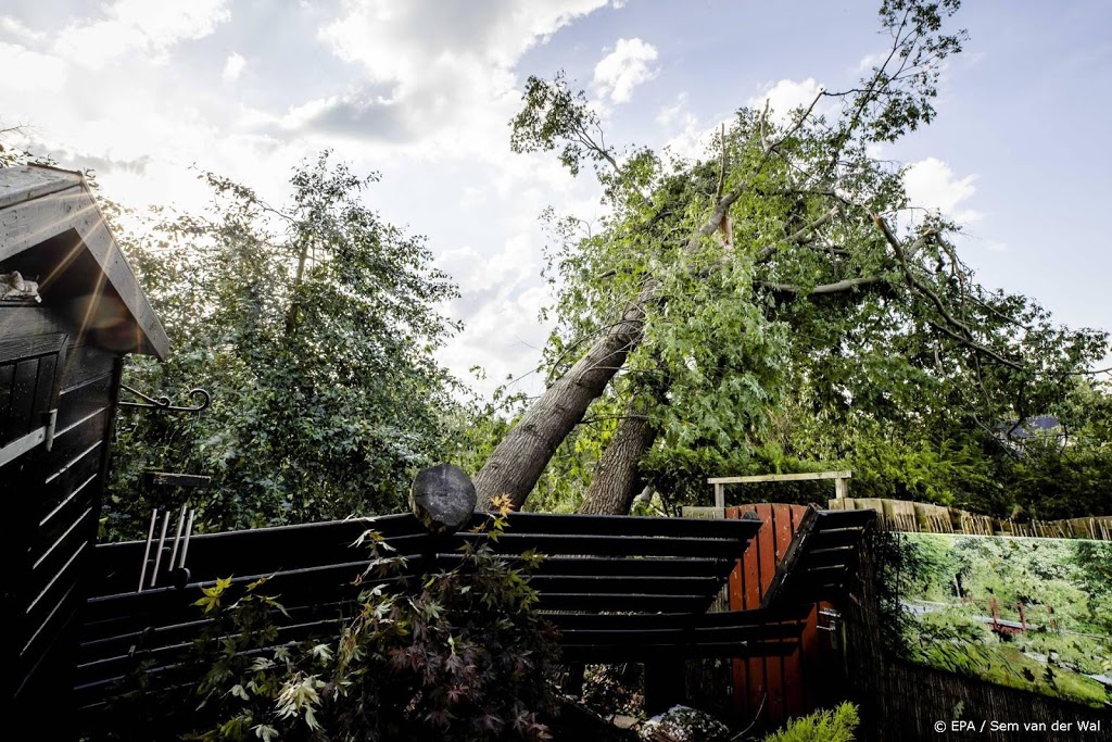 Acht gewonden door noodweer in Leersum en 7 gaslekken