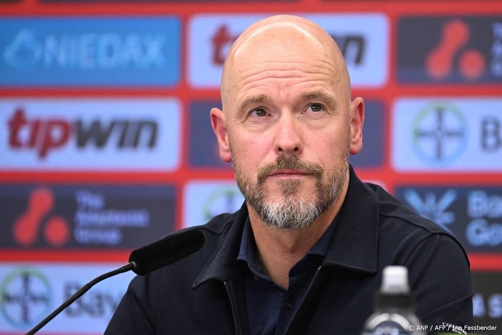 Ten Hag raakt niet in de war van mislukte start bij Leverkusen